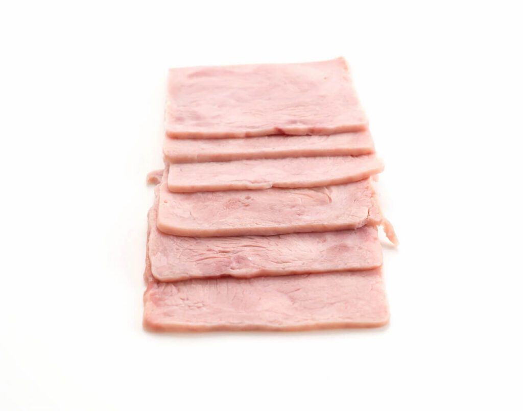 가공육을 대표하는 돼지고기 햄 이미지. 카이보어 다이어트에서는 가공육을 추천하지 않는다. 다이어트를 방해하는 유해한 성분이 있을 수 있기 때문이다. 작가 topntp26 출처 Freepik